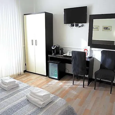 Gh Colosseum Bed & Breakfast 4*